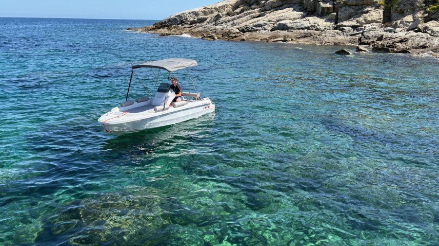 A Bella Barca : Boat rental without license